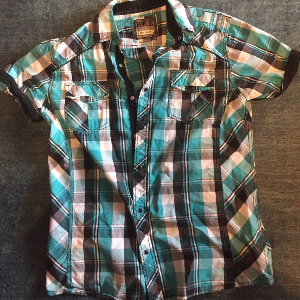 Men’s buckle shirt